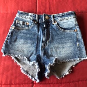High-waisted denim jean shorts